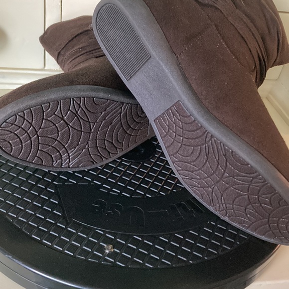 NWOT Women’s size 7 ankle boots - Picture 3 of 4